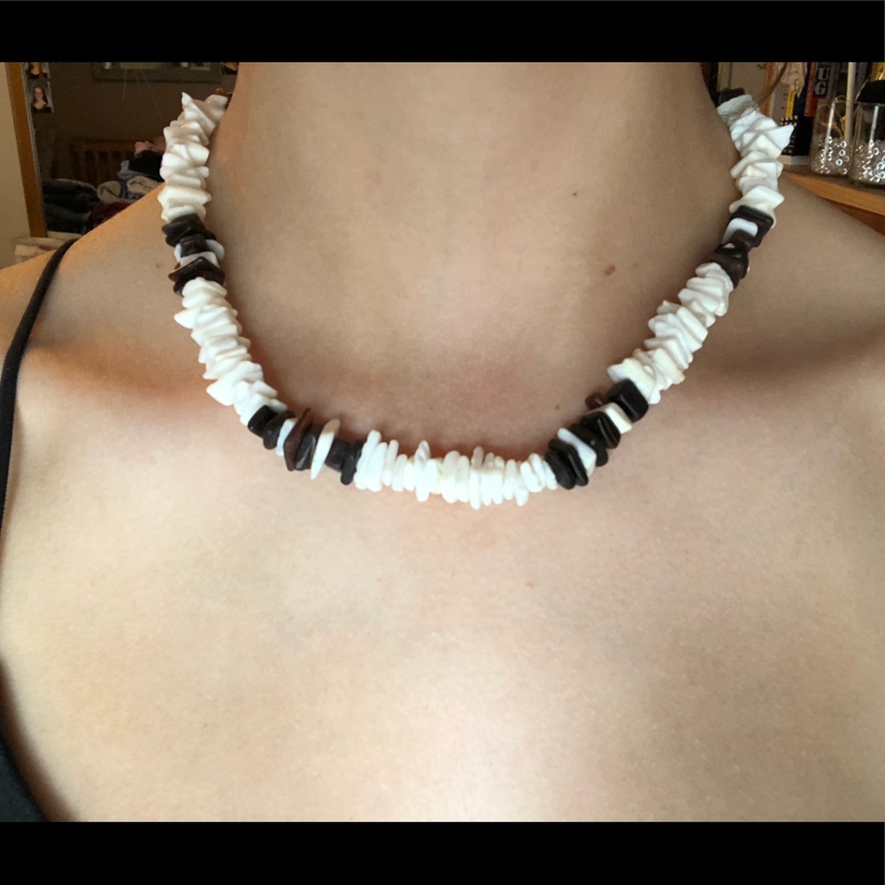 Shell necklace - Picture 3 of 3